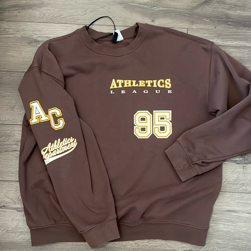 Brown crewneck